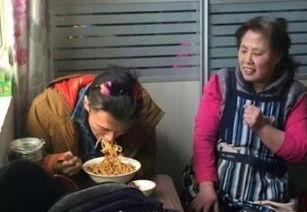 娱乐吃瓜酱上海老爷爷,揭秘都市老人的欢乐生活